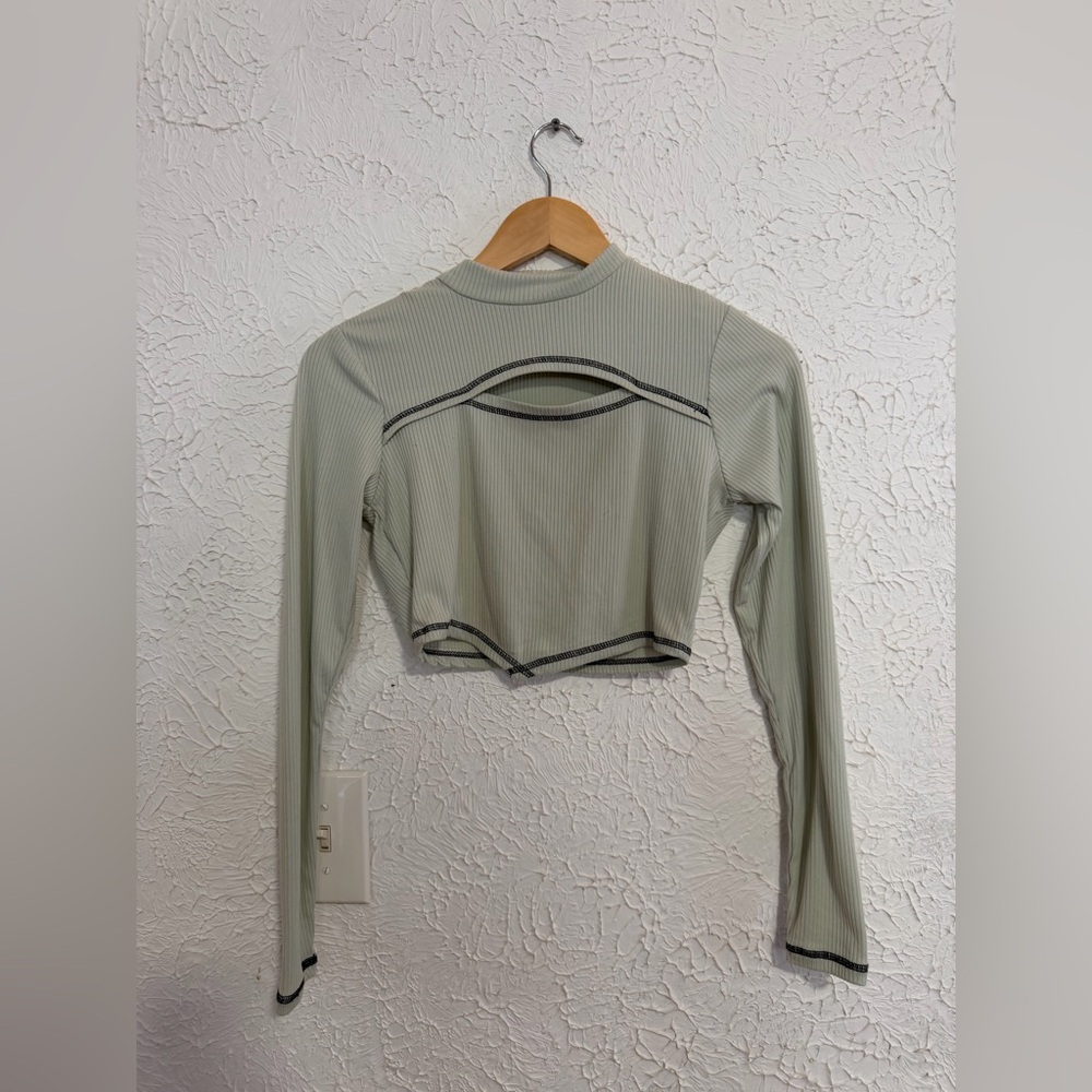No Comment Cropped Long Sleeve Top – Women’s Medium – Light Green